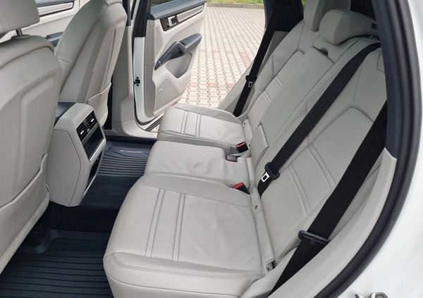 Porsche Cayenne cena 319900 przebieg: 51300, rok produkcji 2020 z Janów Lubelski małe 379